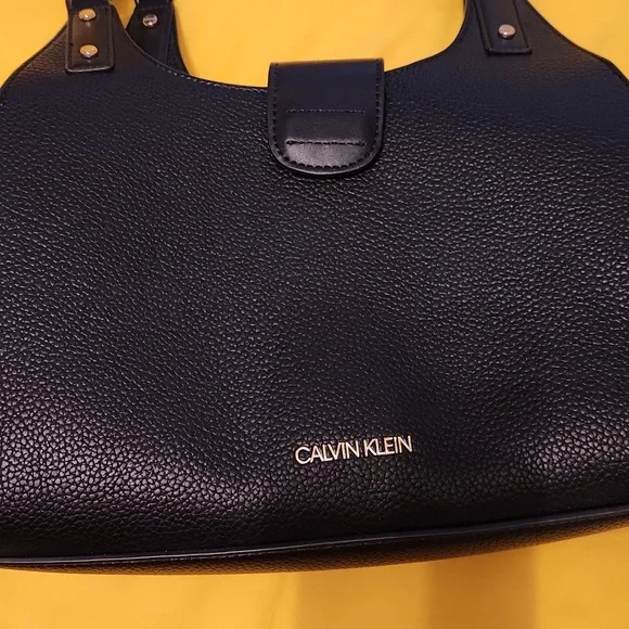 Calvin Klein handbag - Picture 4 of 9
